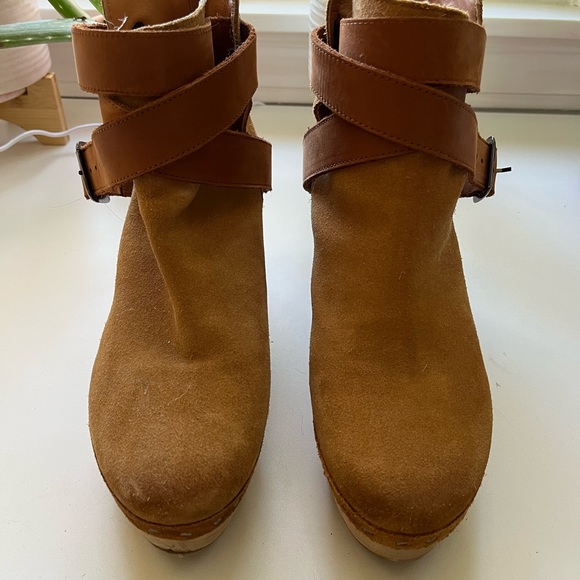 Free People Bungalow Clog Boots. EUC, size 38. - Picture 2 of 7